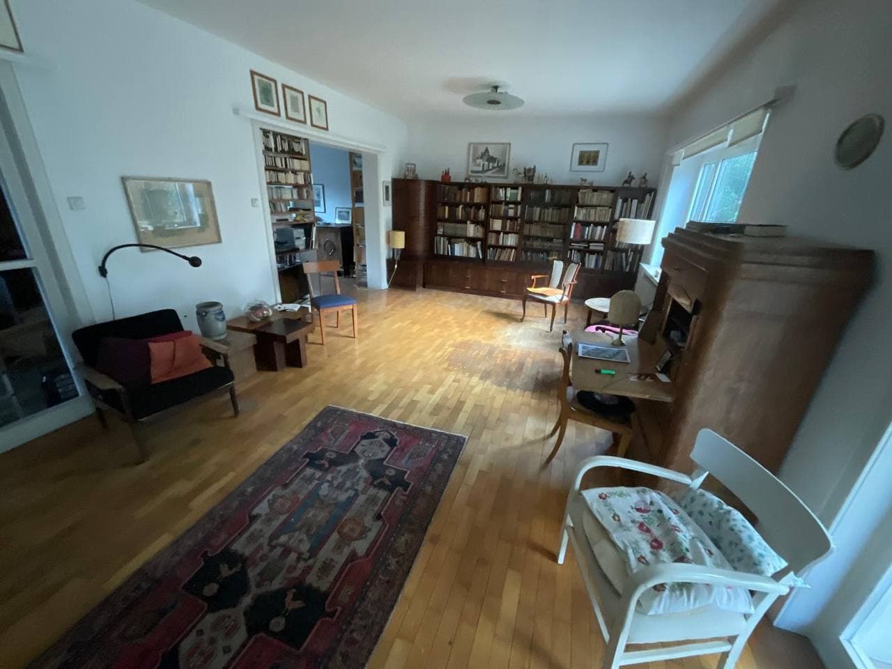 Wohnzimmer eines Nachlasses vor der Räumung
