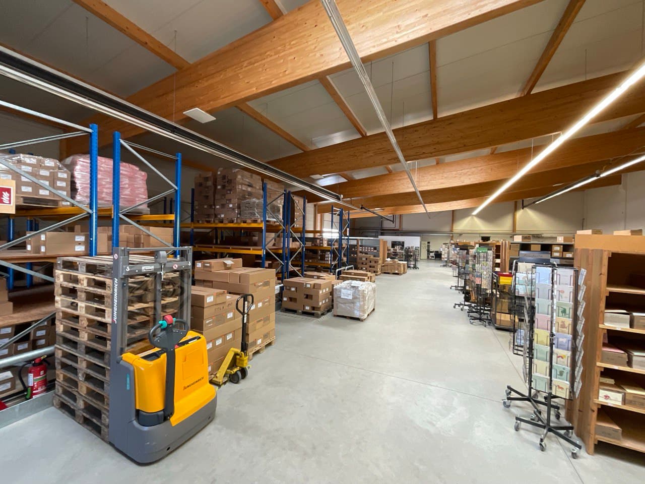 Firmenauflösung — Lagerhalle