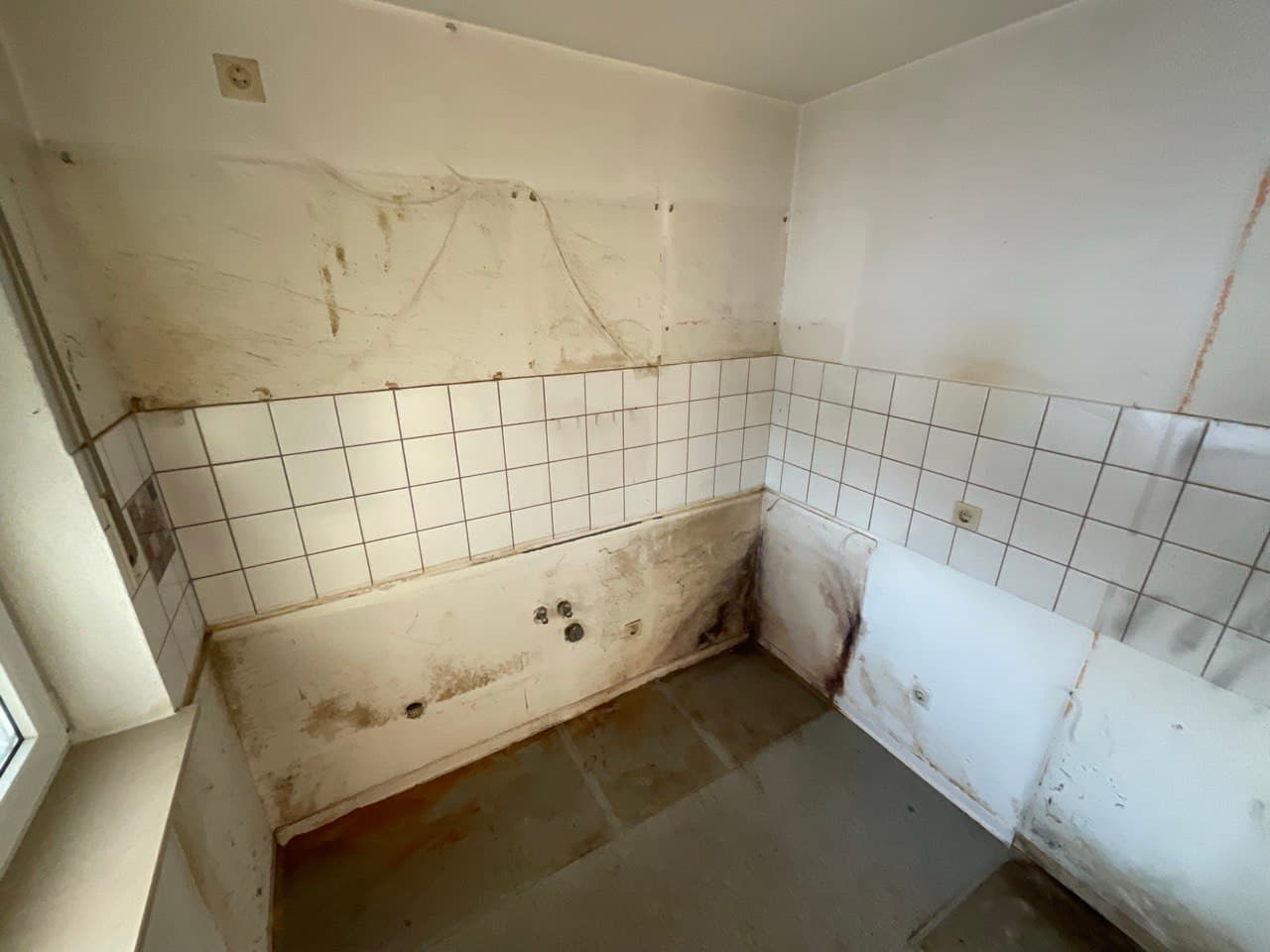 Vorher - Schimmelpilzsanierung in Minden